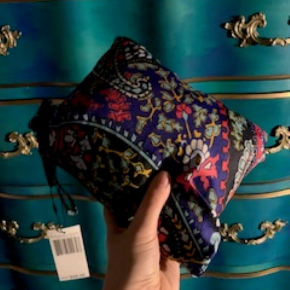 VERA BRADLEY Poncho - Rare Find, no longer in production - Picture 2 of 2